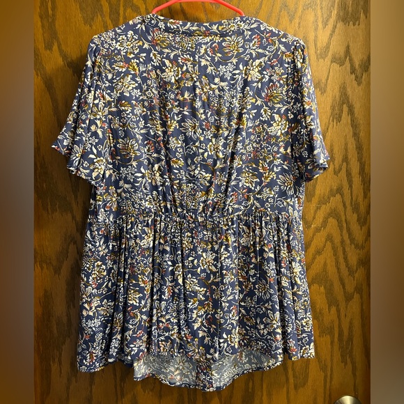 Isabel Maternity Floral Top - Picture 2 of 2